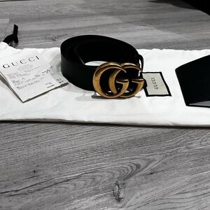 ❌❌ SOLD ❌❌ Gucci Black Leather Belt with Gold GG Buckle